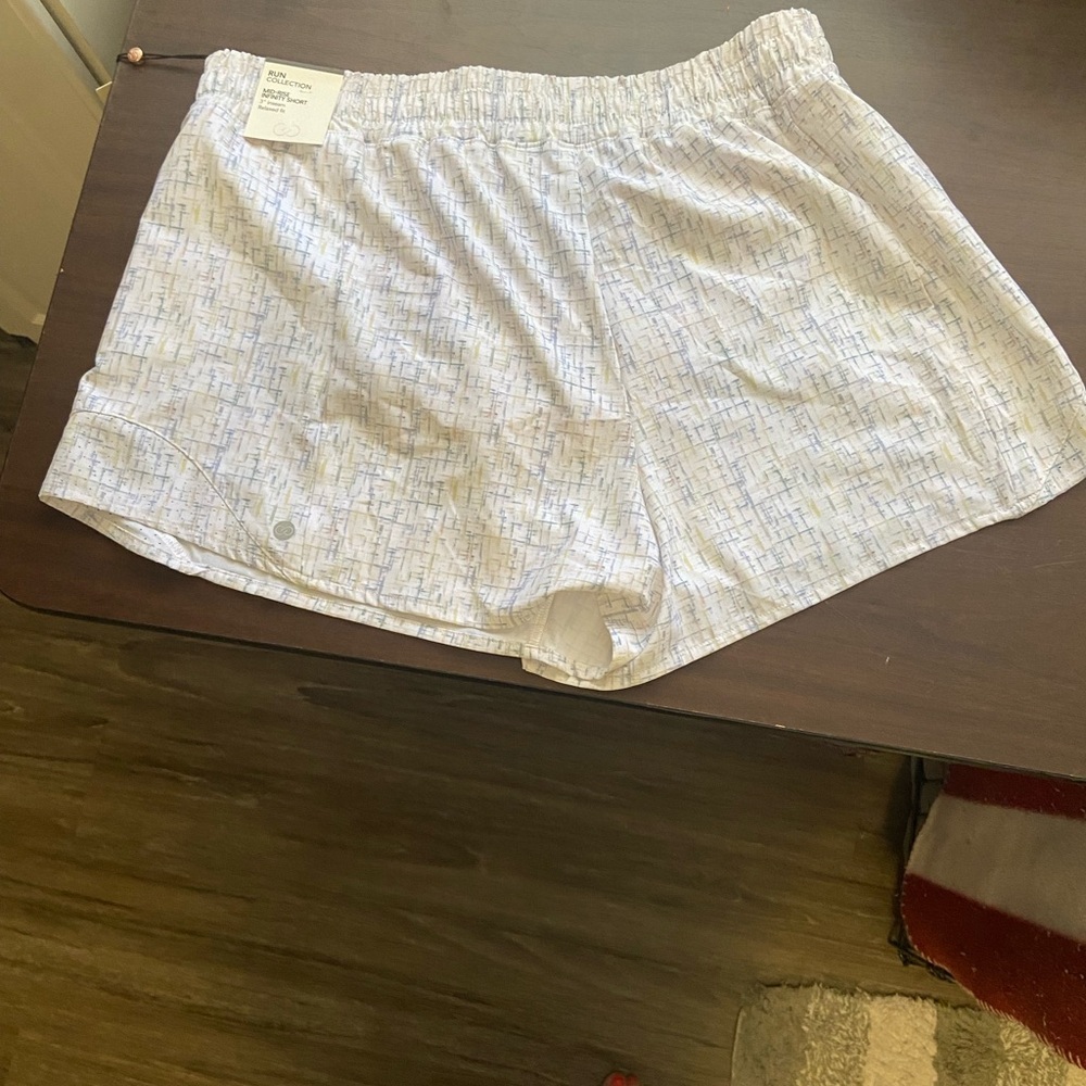 Calia Run Collection Mid-Rise Infinity Shorts